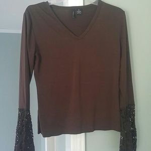 ND New Directions long sleeve V-neck Top